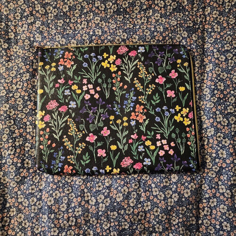 NWOT Floral Tech Sleeve